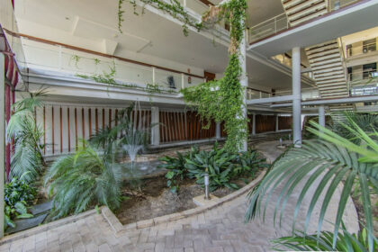 7ff7e90e2fbe47703d292bd692972b04 - 28