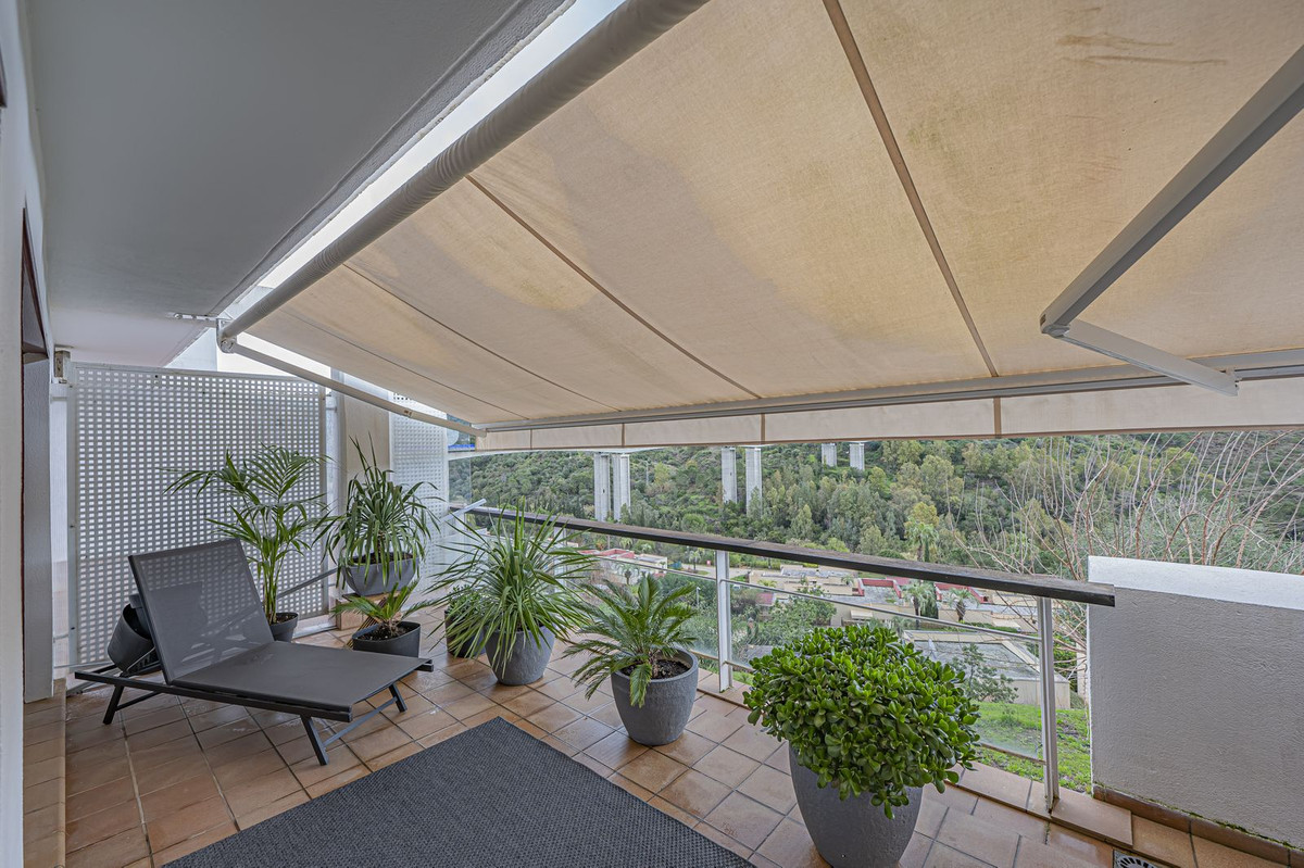 7ff7e90e2fbe47703d292bd692972b04 - 7