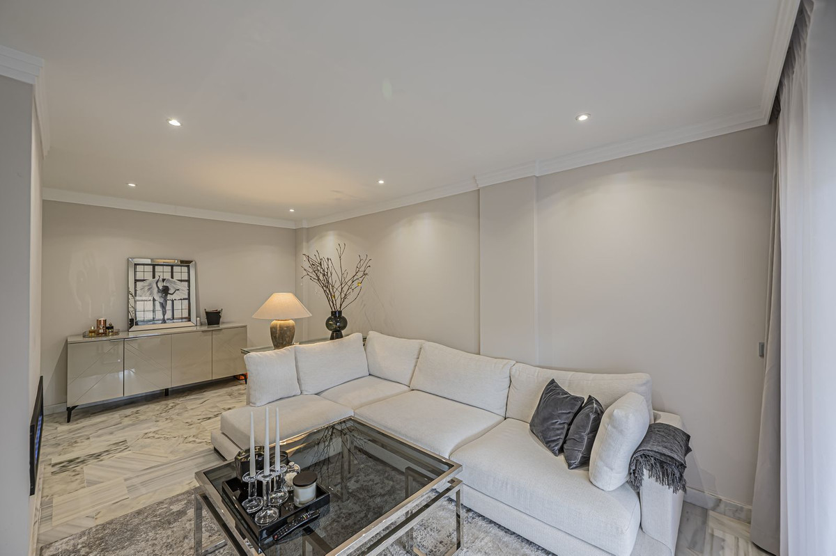 7ff7e90e2fbe47703d292bd692972b04 - 9