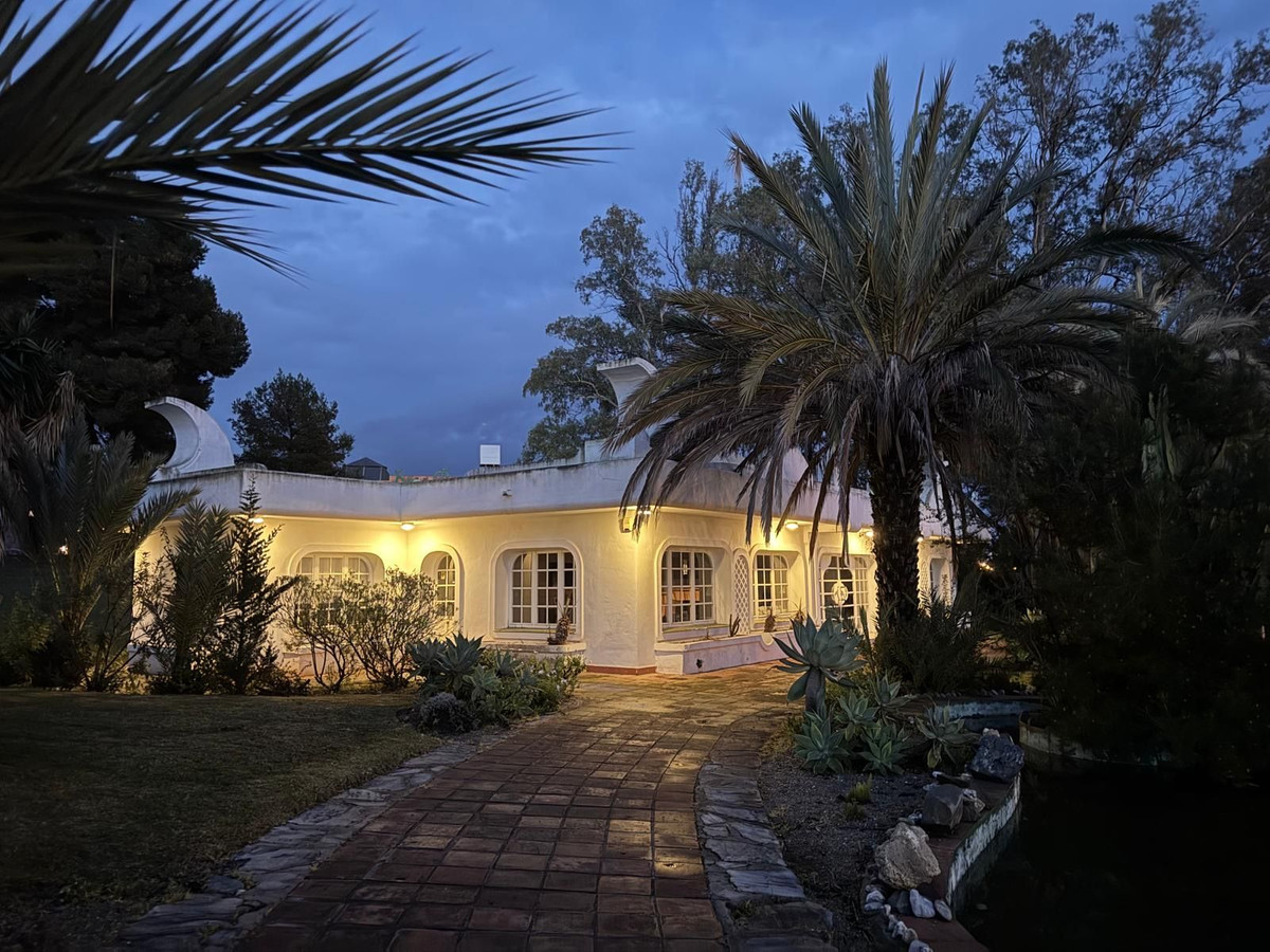 80cc5c3c5bdf95e2b53b9594fda5c6ae - 1