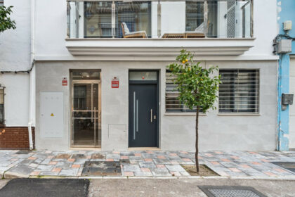 81273c221eac9a4ba4968c4e40ed4982 - 16