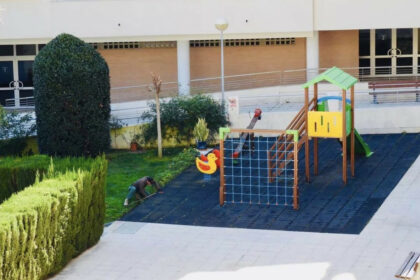 822712edfa204b7b53f14783a66cdec2 - 18