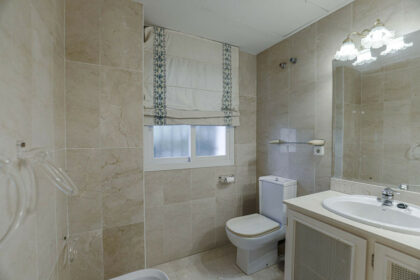 831e055af7a9311311dc67279ff5f916 - 18