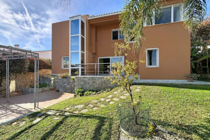 832cc3b636e197b1d76f4ff7fb1ba0ce - 2