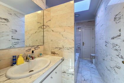 832cc3b636e197b1d76f4ff7fb1ba0ce - 34