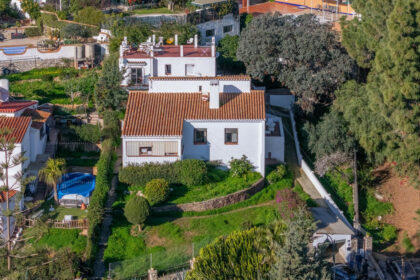 861b27e2895c197f857288dc8f4100cd - 21