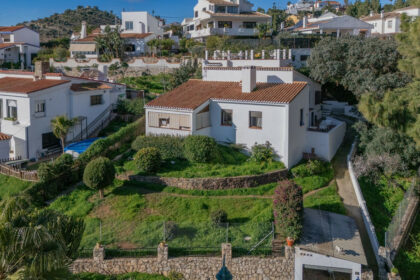 861b27e2895c197f857288dc8f4100cd - 25