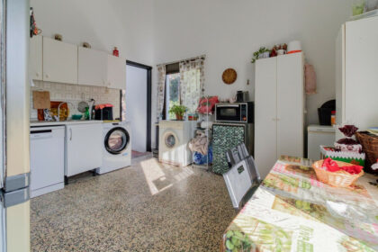 861b27e2895c197f857288dc8f4100cd - 9