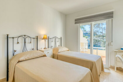 86b8a467612eae8fcdf1aaea667e9185 - 23