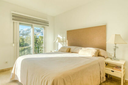 86b8a467612eae8fcdf1aaea667e9185 - 24