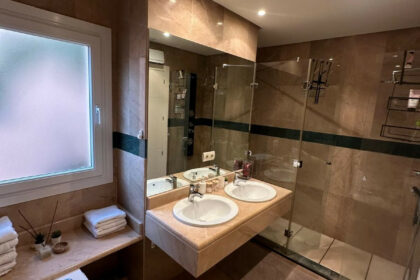 87f82989599c32245c7c1c98b949cc93 - 15