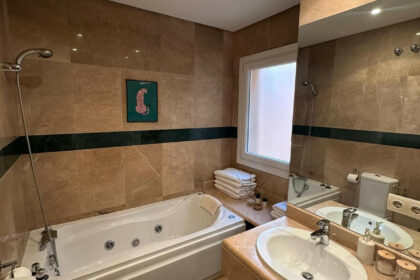 87f82989599c32245c7c1c98b949cc93 - 19