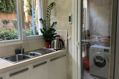 87f82989599c32245c7c1c98b949cc93 - 28