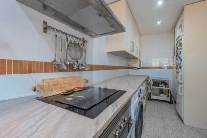 8a1fe4102f4d680c34f4509ea3b10a48 - 12