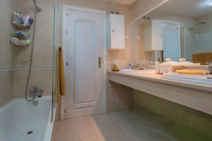 8a1fe4102f4d680c34f4509ea3b10a48 - 24