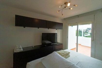 8a76fc2ac6108eb6ae4a054d8b431d15 - 19