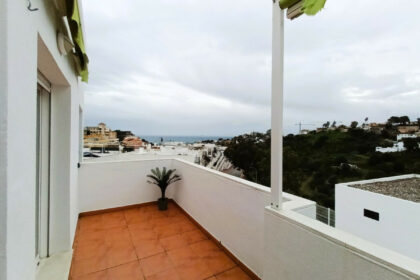 8a76fc2ac6108eb6ae4a054d8b431d15 - 32