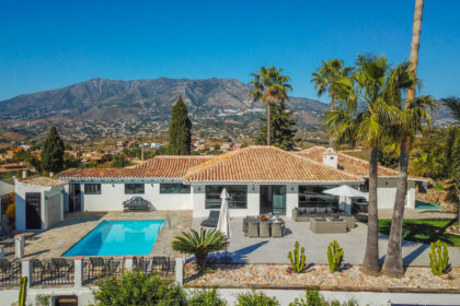 8ac79600bc8d96259de968728dd67e32 - 1