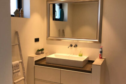 8ac79600bc8d96259de968728dd67e32 - 81