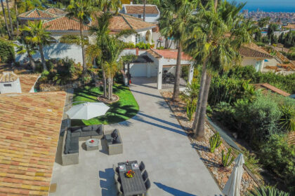 8ac79600bc8d96259de968728dd67e32 - 9