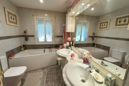 8b5e16cf52a9f9996e479969c809fa83 - 30