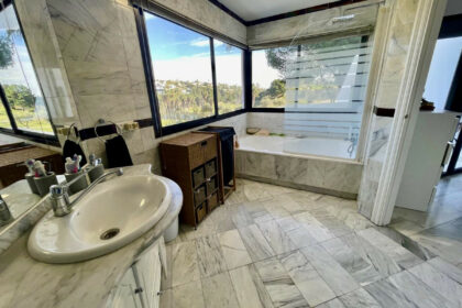 8bbc79bb86a28c7a28129d45e202f4eb - 23