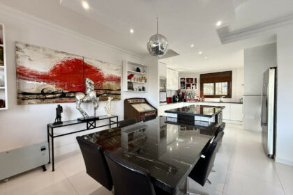 8ca20a7406df14f73e2d08b67a34a199 - 9