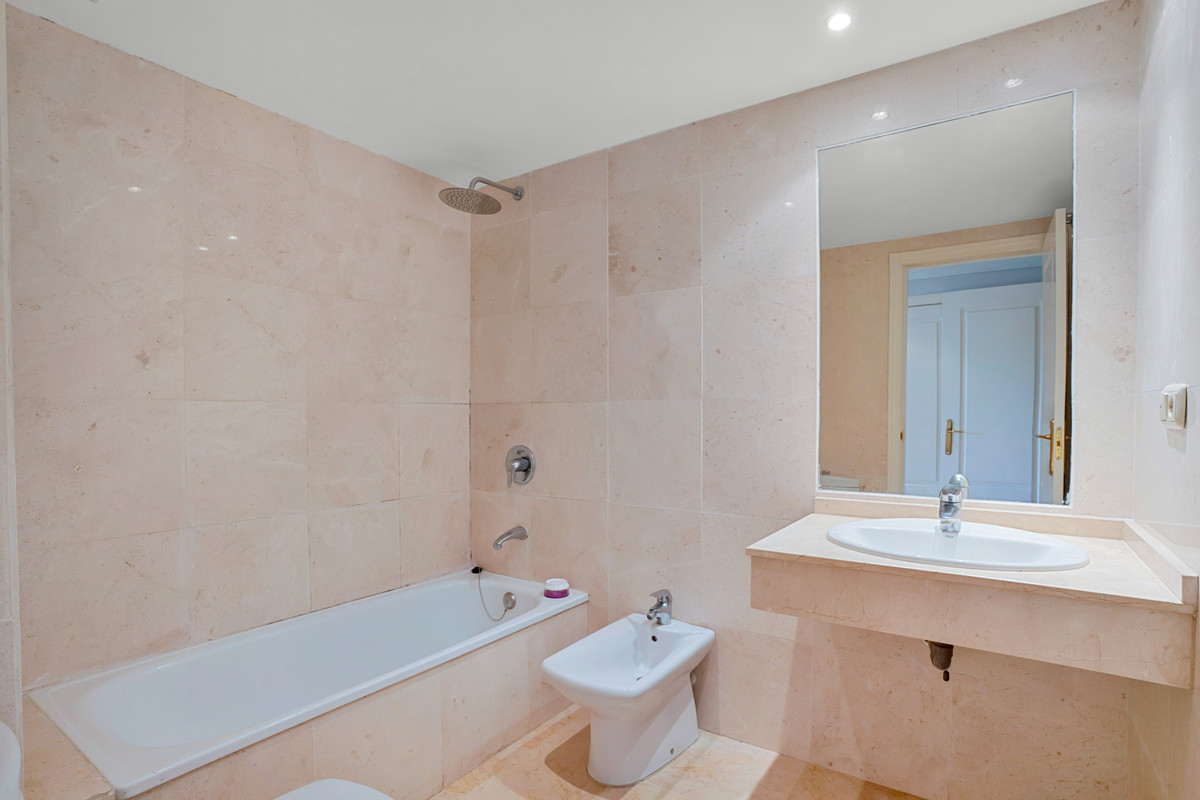 8d39e4e1ce2b6a852674cc00aa8c6556 - 15