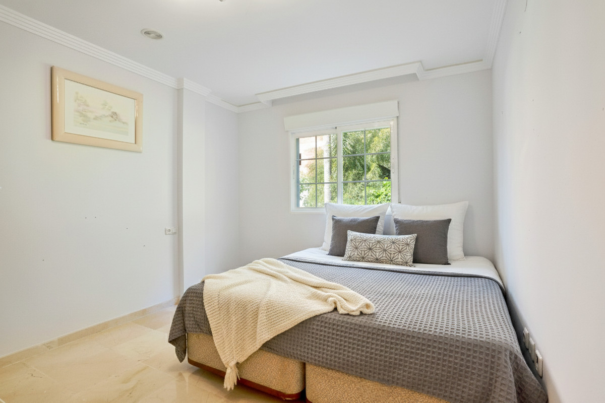 8d39e4e1ce2b6a852674cc00aa8c6556 - 4