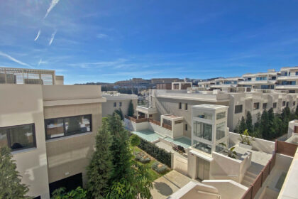 8d4e3032ba3605bc888f8fd883577c2d - 15