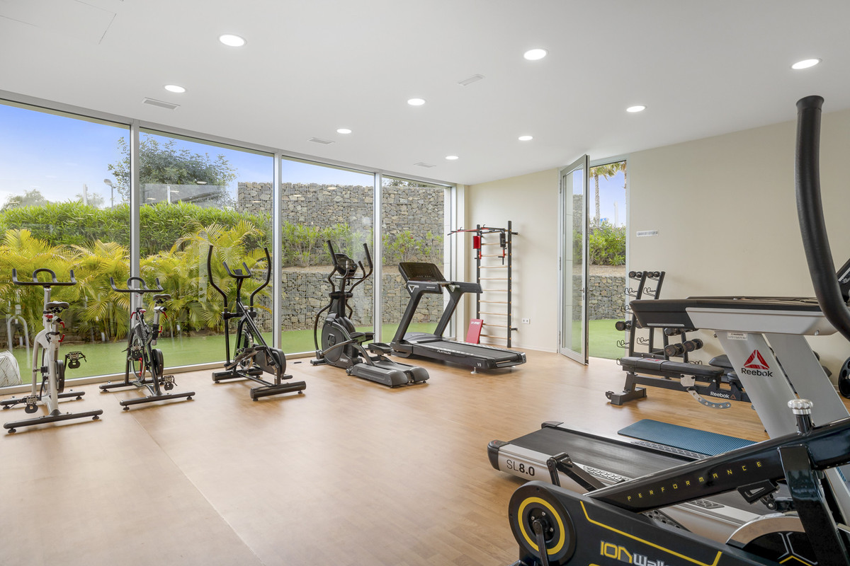 8d987ad056beaa94e5a95404b2bc7cc1 - 12