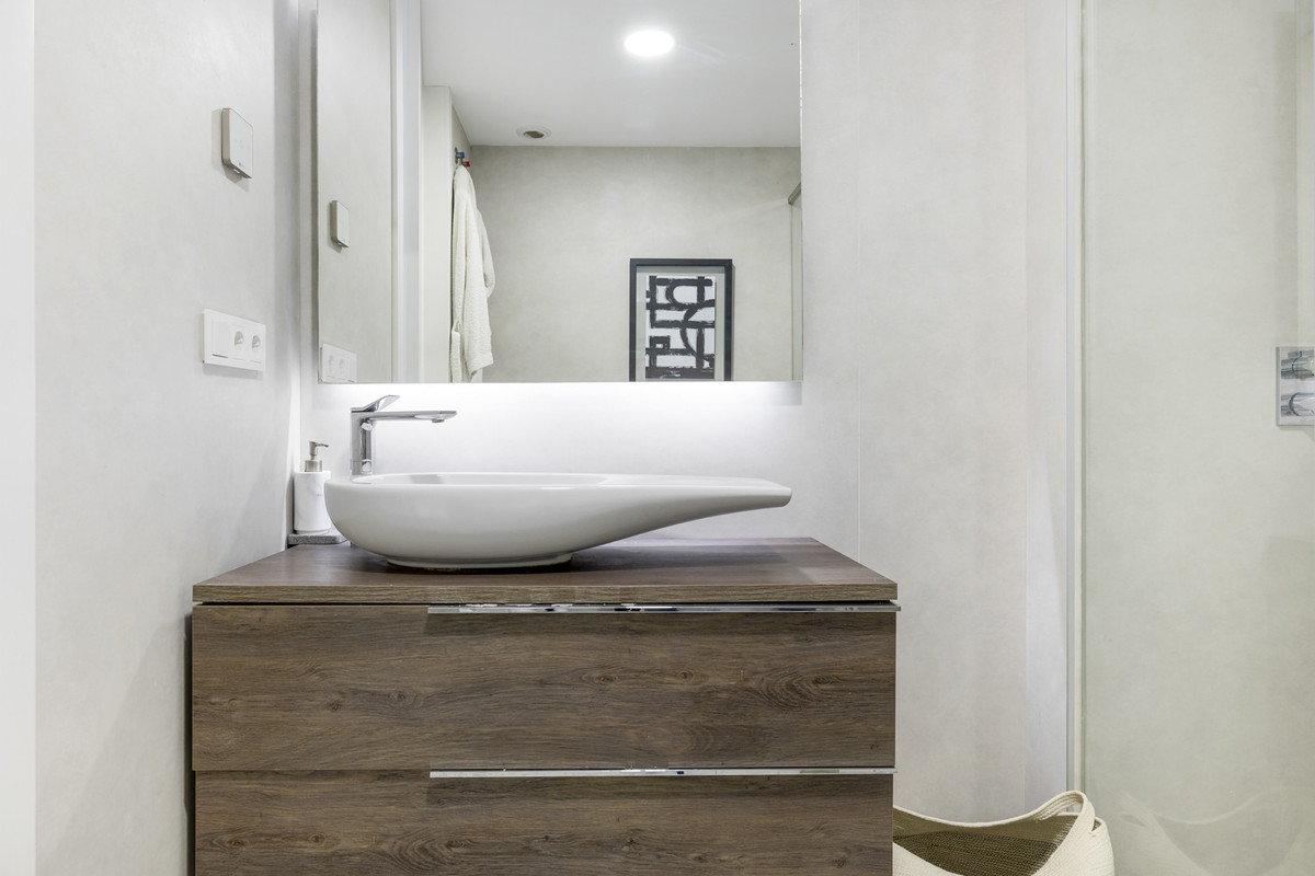 8d987ad056beaa94e5a95404b2bc7cc1 - 36