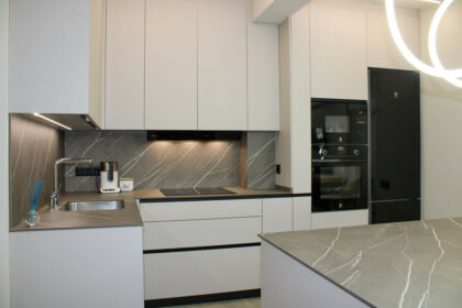 8e502abe2d272cf4abe59f9314768f56 - 2