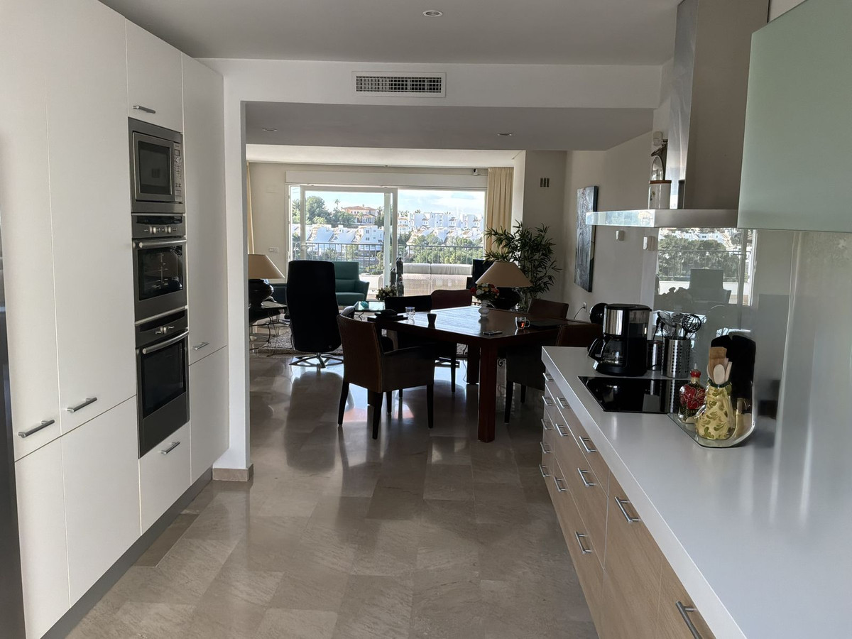 8e76948d3c9fb1ada30c199422df3f48 - 13