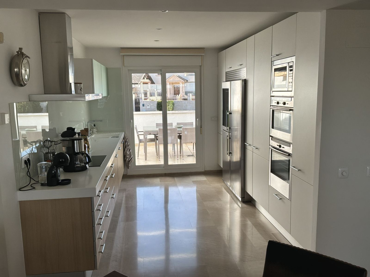 8e76948d3c9fb1ada30c199422df3f48 - 15