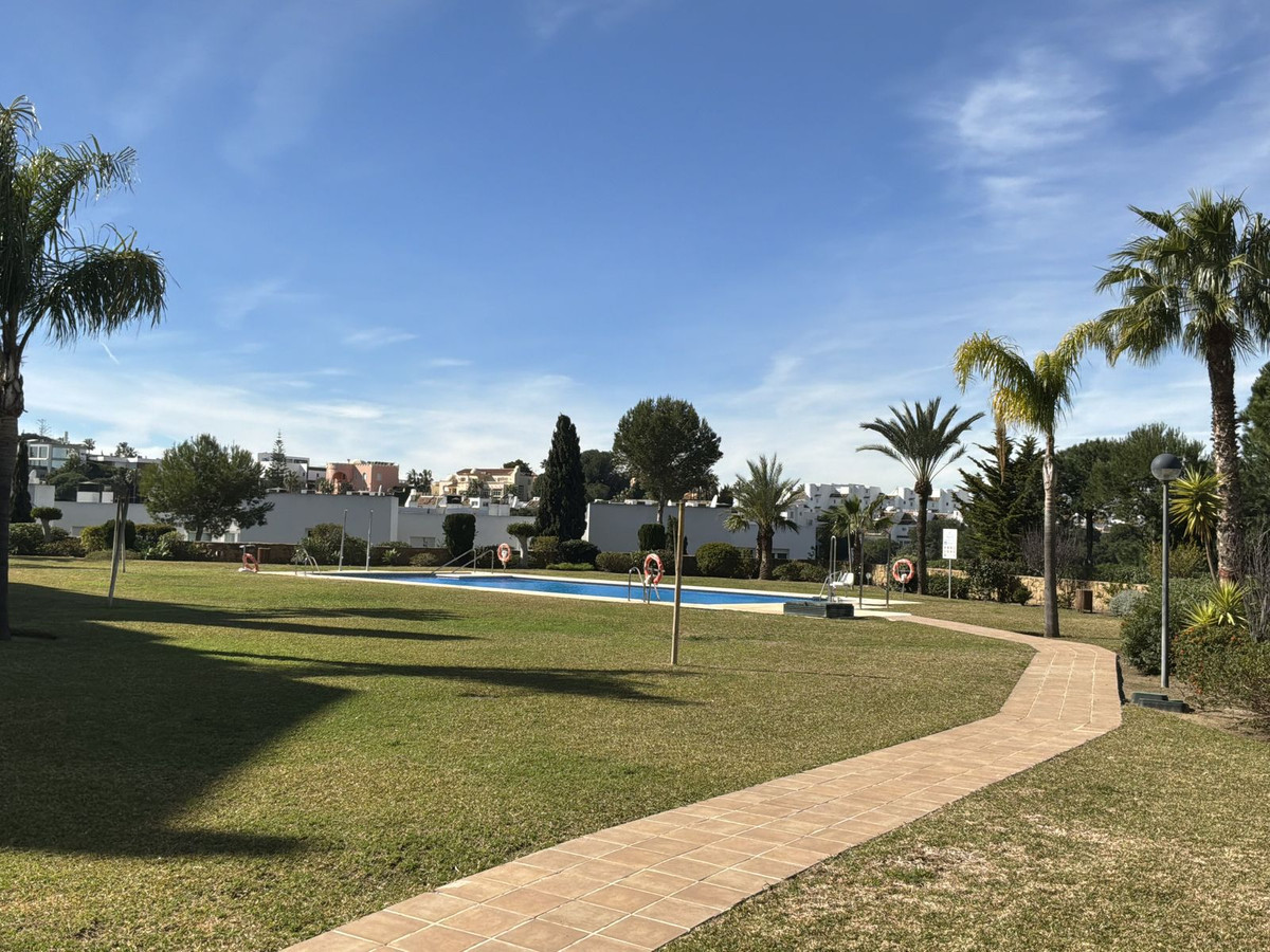 8e76948d3c9fb1ada30c199422df3f48 - 33