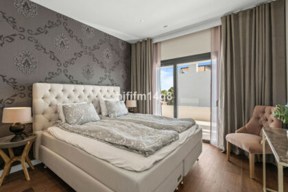 8e79bcbba589bb44adc3f7e978083b85 - 14