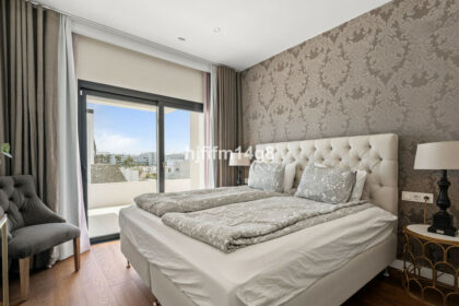 8e79bcbba589bb44adc3f7e978083b85 - 15