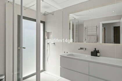 8e79bcbba589bb44adc3f7e978083b85 - 19