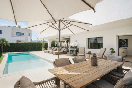 8e79bcbba589bb44adc3f7e978083b85 - 22