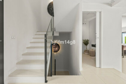 8e79bcbba589bb44adc3f7e978083b85 - 27