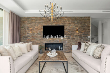 8e79bcbba589bb44adc3f7e978083b85 - 8