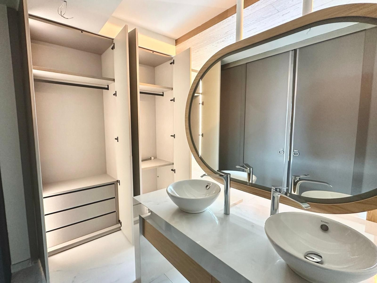 8e86da88bfe97e810487a5766068389d - 16