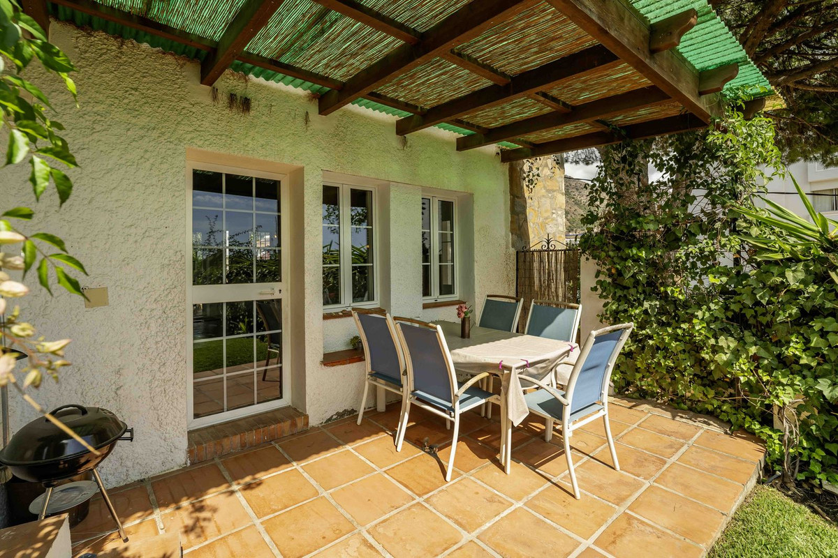 906674788455a0c1a4f0a0c98c6b9364 - 24