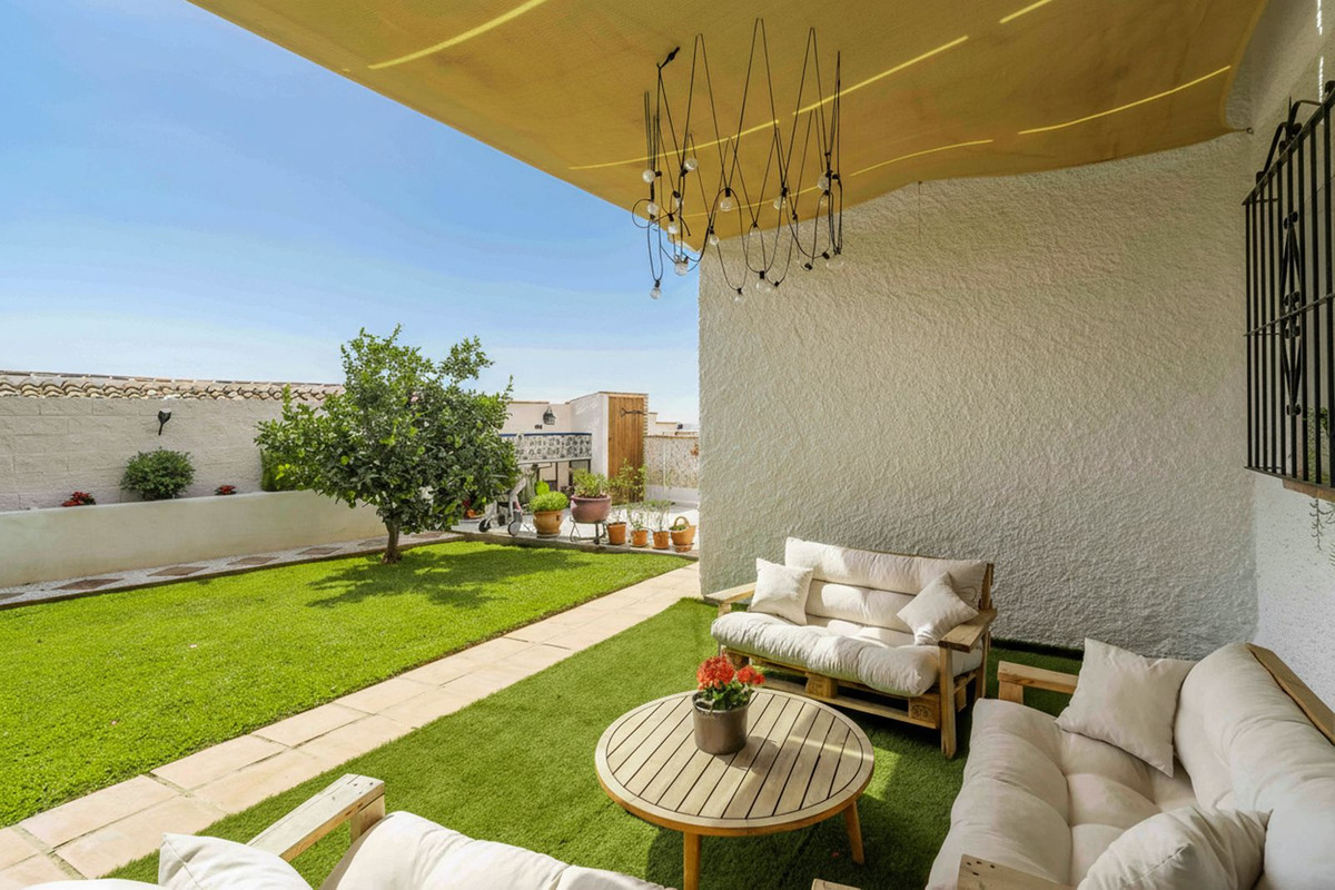 906674788455a0c1a4f0a0c98c6b9364 - 40