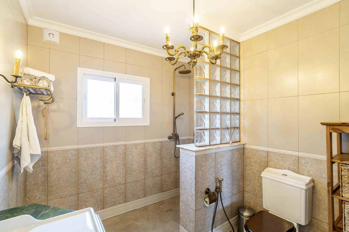 906674788455a0c1a4f0a0c98c6b9364 - 82