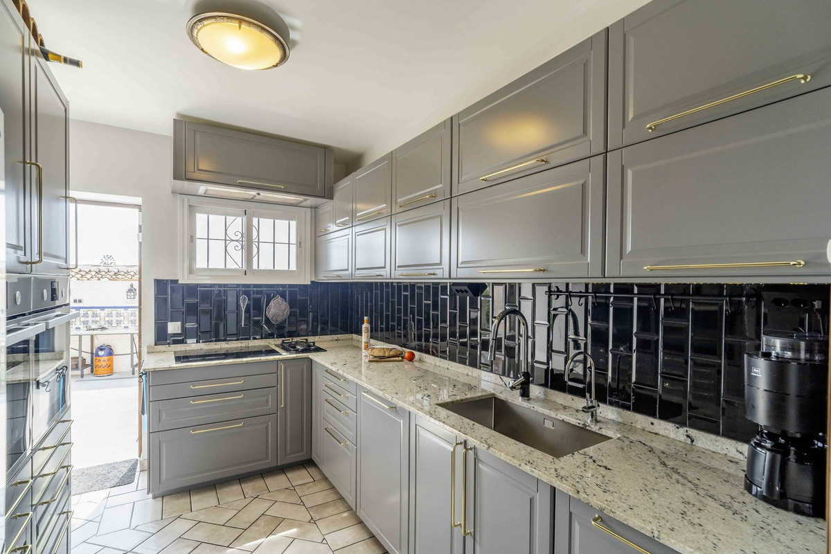 906674788455a0c1a4f0a0c98c6b9364 - 83