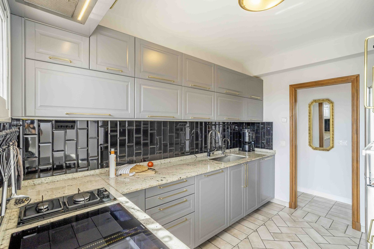 906674788455a0c1a4f0a0c98c6b9364 - 85