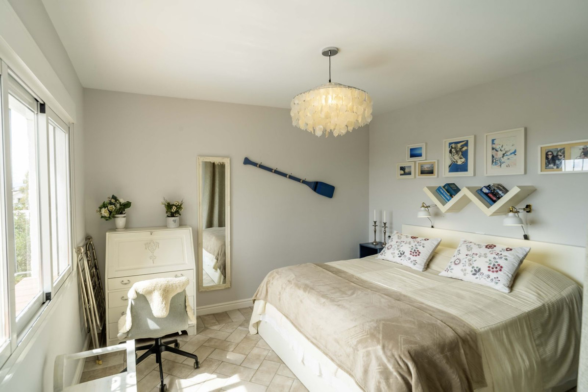 906674788455a0c1a4f0a0c98c6b9364 - 90