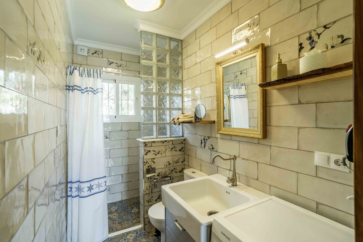 906674788455a0c1a4f0a0c98c6b9364 - 94